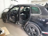 Кузовной ремонт VW Touareg в Уфе на станции Леро